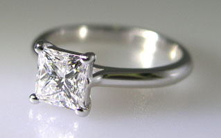 Style# So730 Princess Cut Solitaire